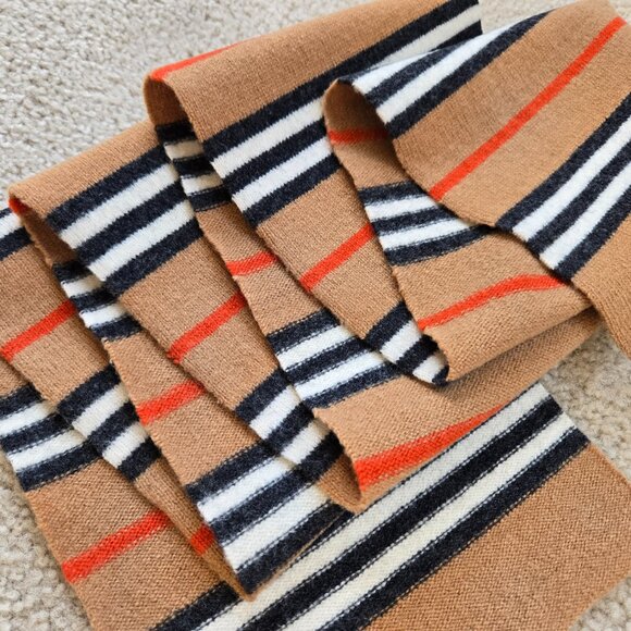 Burberry Rare Vintage KNIT Lambswool Scarf PERFECT - Picture 3 of 14